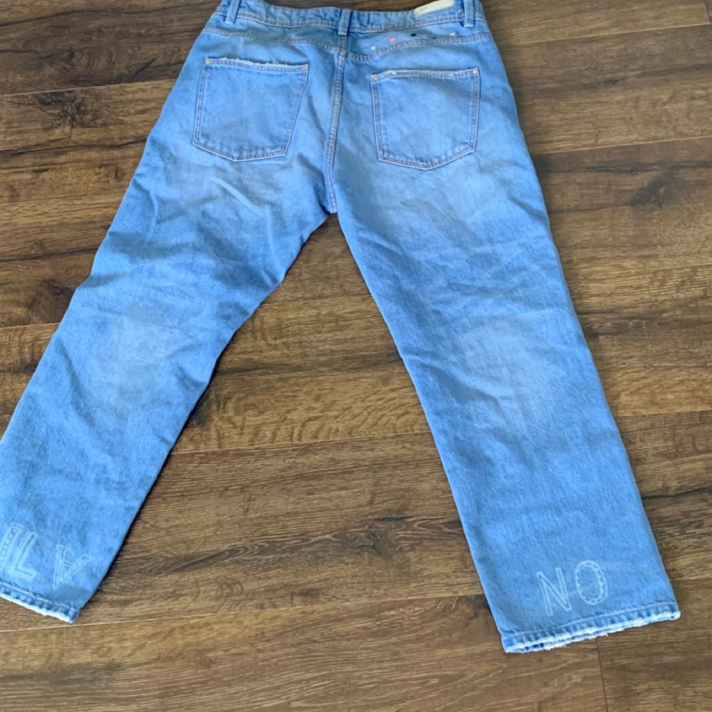 Zara Denim Blue Jeans With Embroidery Designs - Picture 3 of 3